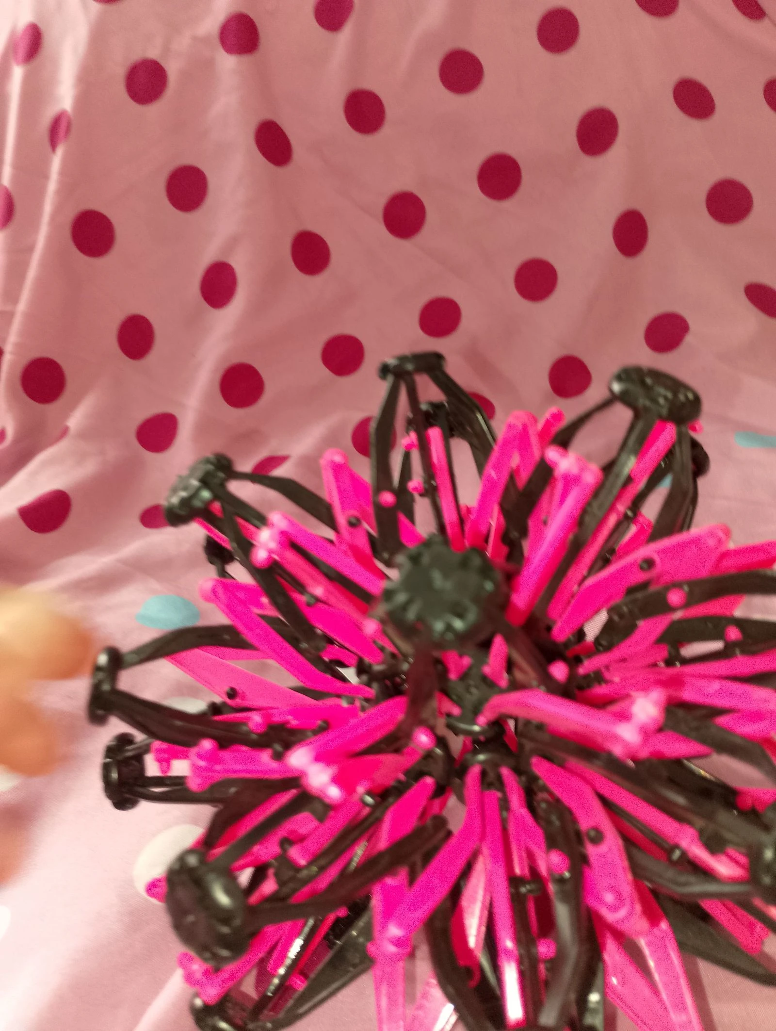 Bola mágica extensível rosa e preta – photo 2